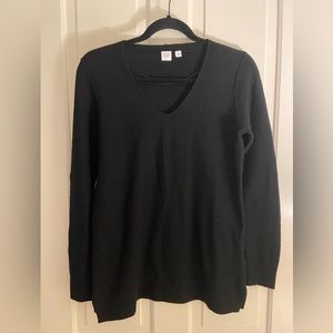 GAP v-neck sweater​